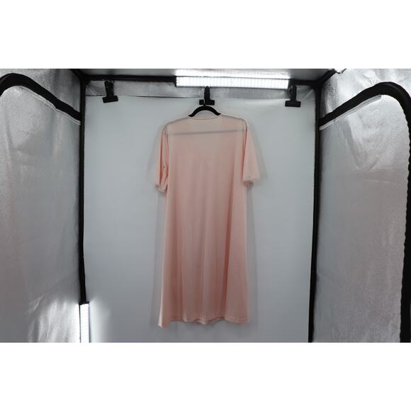 Vintage 1970s Nylon Short sleeve Button Front Nightgown. - Picture 11 of 11